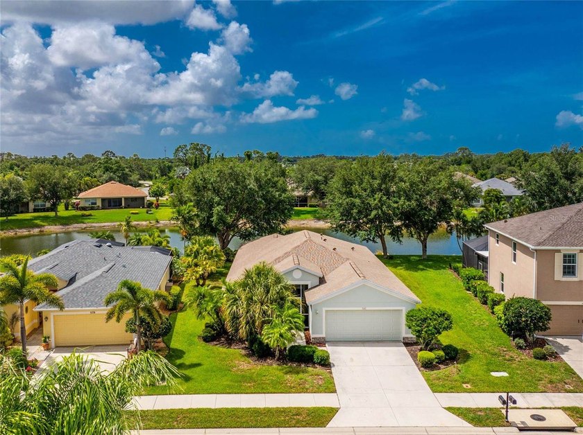 Welcome to this beautifully maintained home with serene pond - Beach Home for sale in Venice, Florida on Beachhouse.com