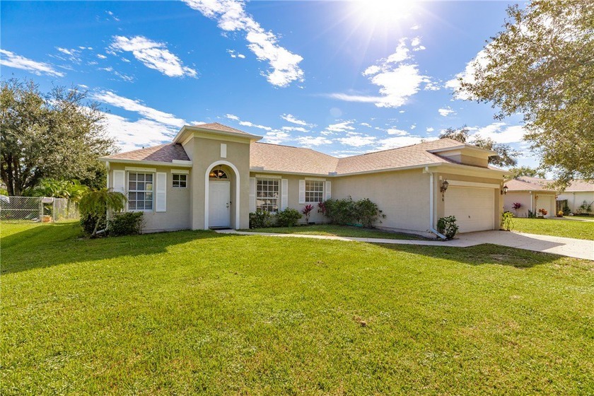 Move-in ready 3 bedroom, 2 bathroom home with 2-car garage! - Beach Home for sale in Vero Beach, Florida on Beachhouse.com