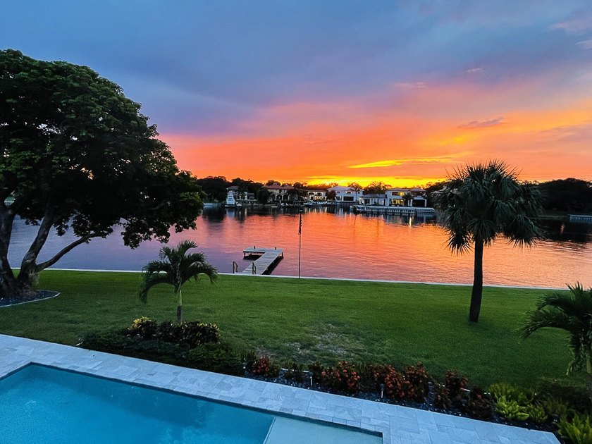 If gorgeous sunsets are what you're looking for then look no - Beach Home for sale in North Palm Beach, Florida on Beachhouse.com