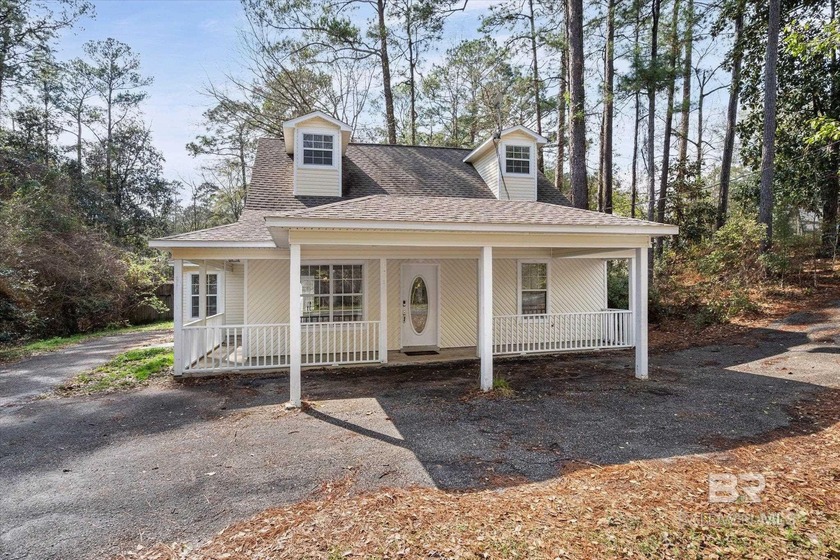 Fully Updated & Move-In Ready in Lake Forest! Major improvements - Beach Home for sale in Daphne, Alabama on Beachhouse.com