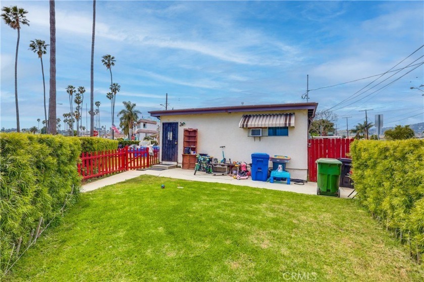 LOCATION LOCATION LOCATION! Welcome to the heart of downtown San - Beach Townhome/Townhouse for sale in San Pedro, California on Beachhouse.com
