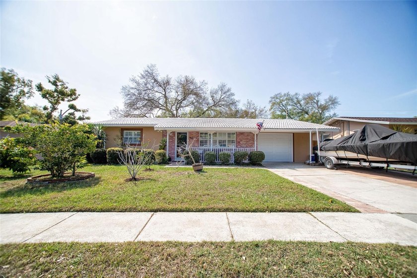 Welcome home to this beautifully updated 2-bedroom, 2-bath - Beach Home for sale in Largo, Florida on Beachhouse.com