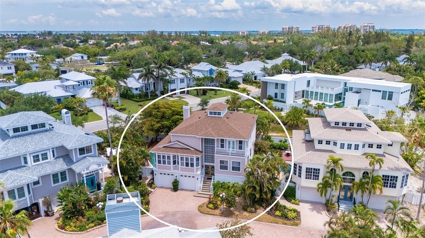 Welcome to island living on Longboat Key, one of Sarasota's - Beach Home for sale in Longboat Key, Florida on Beachhouse.com
