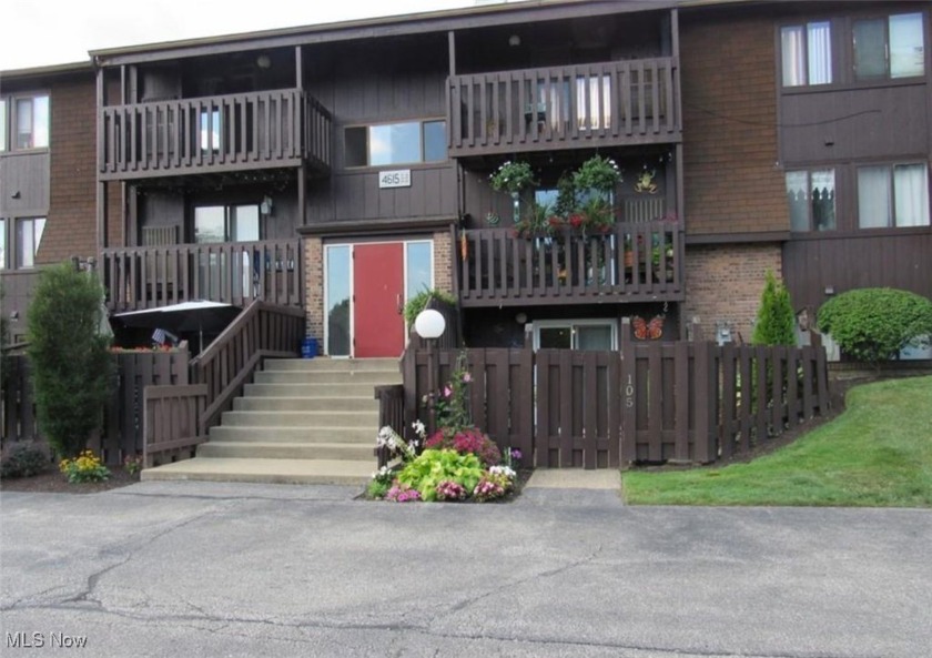 Fabulous 2 bedroom condo located in Fairway 12 community is just - Beach Condo for sale in Lorain, Ohio on Beachhouse.com