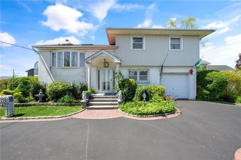Welcome to Baldwin, NY Coastal Living with Endless - Beach Home for sale in Baldwin, New York on Beachhouse.com