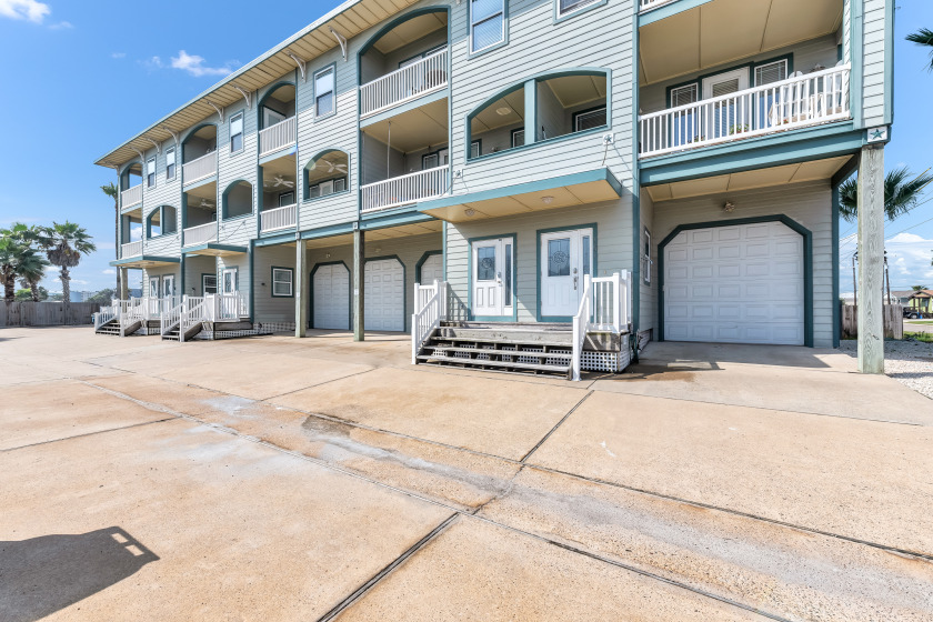 Beautiful townhome located near everything in Port - Beach Vacation Rentals in Port Aransas, Texas on Beachhouse.com