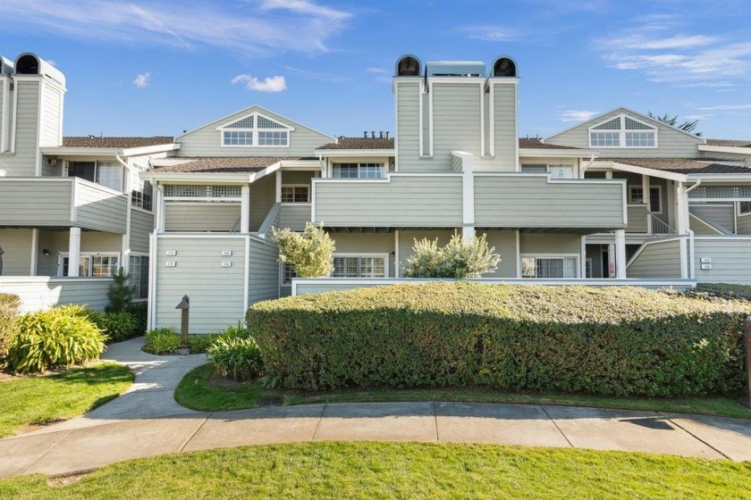Ocean Corners a wonderful location close to the beach, coastal - Beach Condo for sale in Half Moon Bay, California on Beachhouse.com