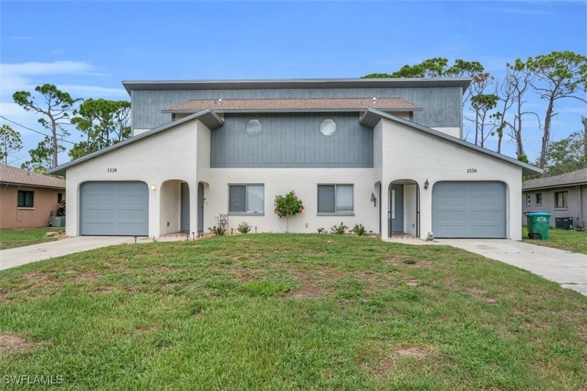 1328-Townhouse duplex is a stunning property with beautiful lake - Beach Townhome/Townhouse for sale in Cape Coral, Florida on Beachhouse.com