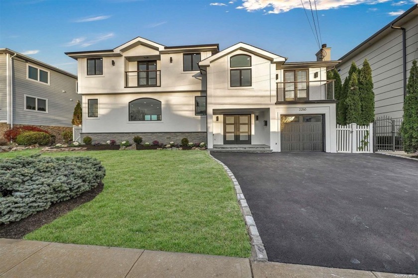 ALL NEW 2024 CO - WATERFRONT !! Boaters Paradise with your own - Beach Home for sale in Bellmore, New York on Beachhouse.com