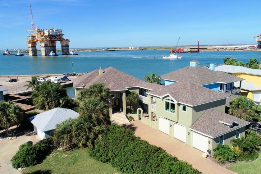 Incredible ship channel home in gated Porpoise Point with - Beach Home for sale in Port Aransas, Texas on Beachhouse.com