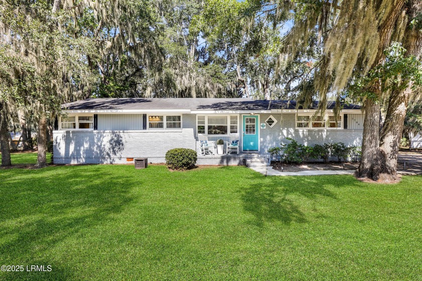 Greetings from Beaufort! Tucked away in the community of Mossy - Beach Home for sale in Beaufort, South Carolina on Beachhouse.com