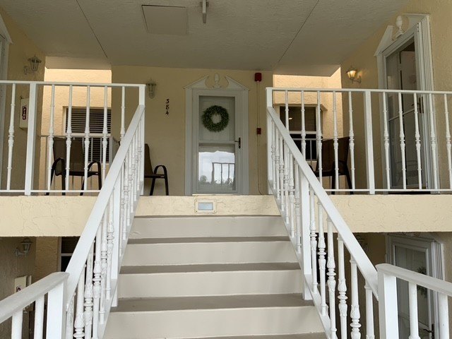 DON'T MISS THIS EXCEPTIONAL, PRICED RIGHT, TURN KEY, COMPLETELY - Beach Condo for sale in Vero Beach, Florida on Beachhouse.com