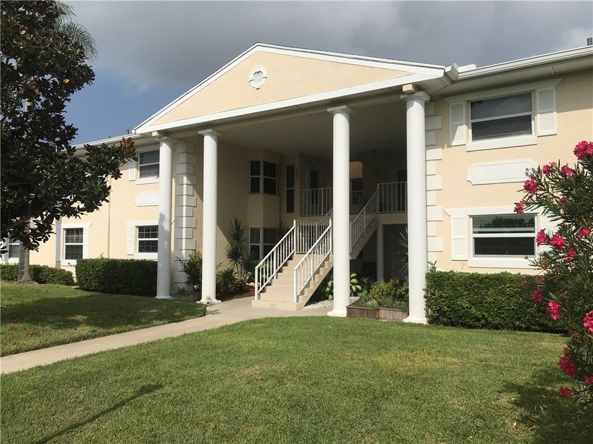 FIRST FLOOR, great location in community near main - Beach Condo for sale in Vero Beach, Florida on Beachhouse.com