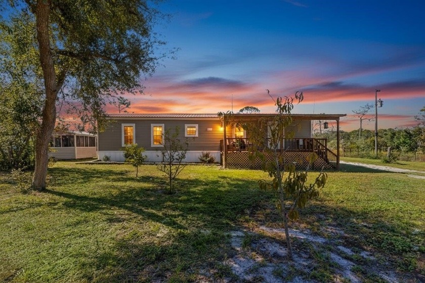 Welcome to your coastal getaway! This 2018 single-wide mobile - Beach Home for sale in Keaton Beach, Florida on Beachhouse.com