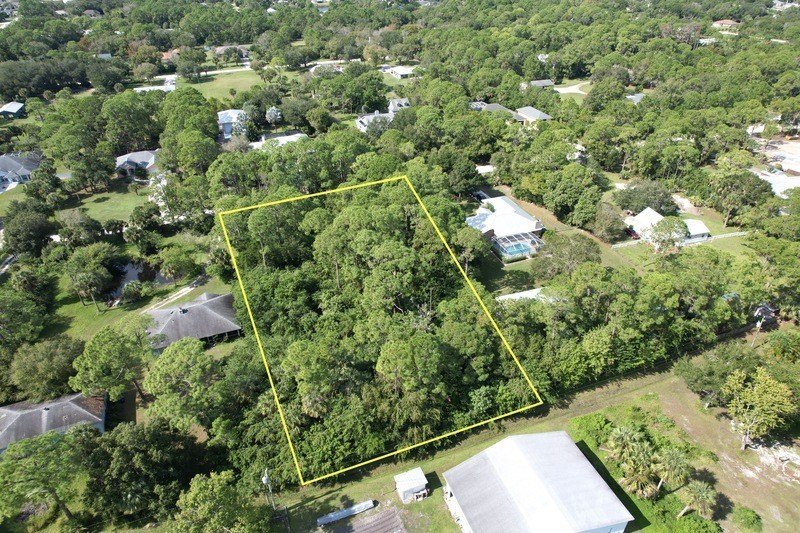 A very rare opportunity! This 1-acre lot located on a tranquil - Beach Lot for sale in Vero Beach, Florida on Beachhouse.com