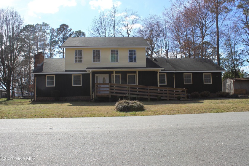 *PRICE IMPROVEMENT* 1.5 story home on a double lot in a - Beach Home for sale in Edenton, North Carolina on Beachhouse.com