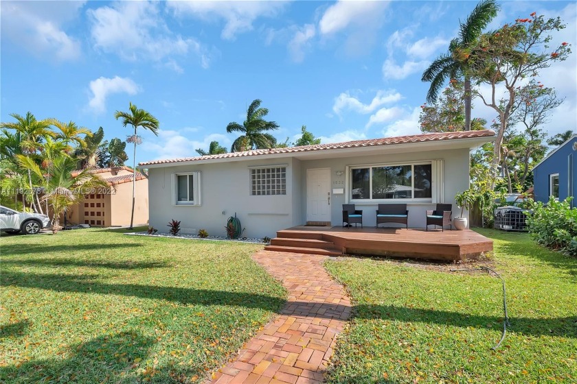 Welcome to this completely renovated 3 bedroom / 2 bath home in - Beach Home for sale in Hollywood, Florida on Beachhouse.com