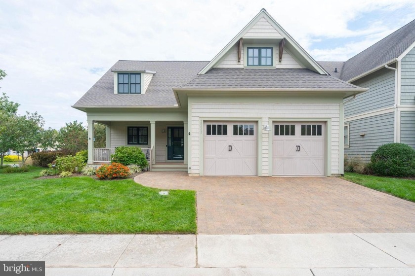 Beautiful 3 BD/3.5 BA Main Street Homes Lake Cottage, loaded w/ - Beach Condo for sale in Ocean View, Delaware on Beachhouse.com