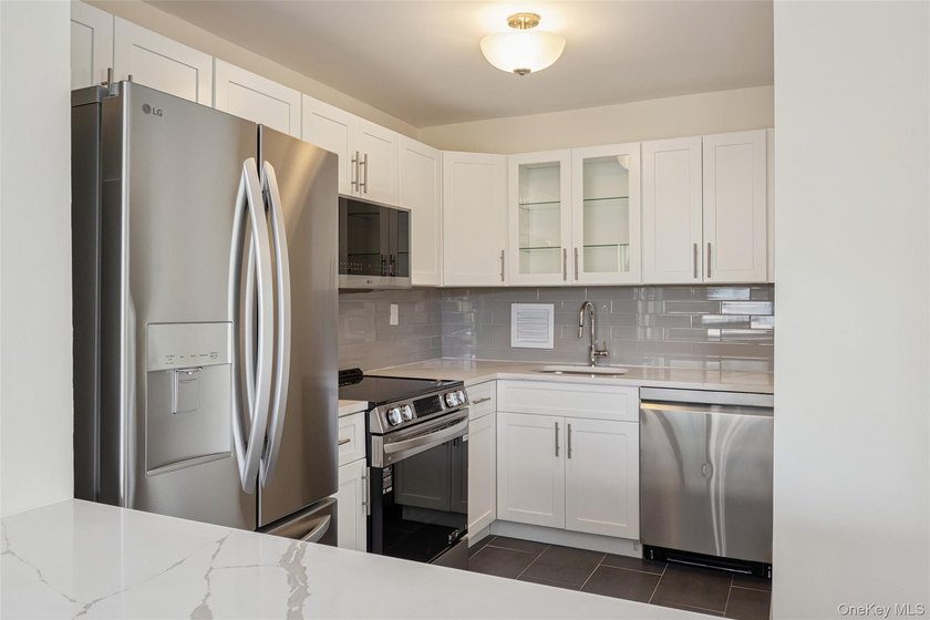 SPONSOR APARTMENT - NO BOARD APPROVAL. Just completed, turnkey - Beach Home for sale in Beechhurst, New York on Beachhouse.com