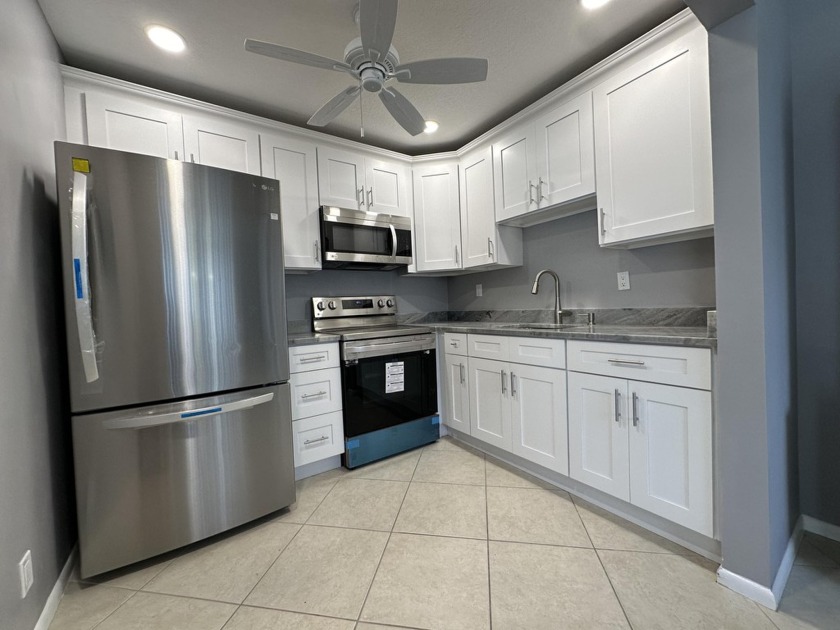 Beautifully Renovated Unit withNew White Shaker Style Kitchen - Beach Condo for sale in Delray Beach, Florida on Beachhouse.com