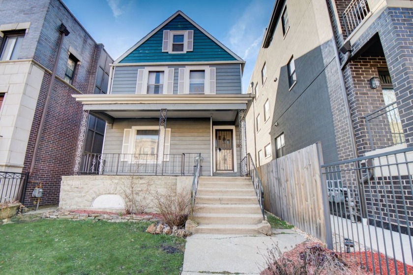 Excellent opportunity to completely renovate or tear down and - Beach Home for sale in Chicago, Illinois on Beachhouse.com