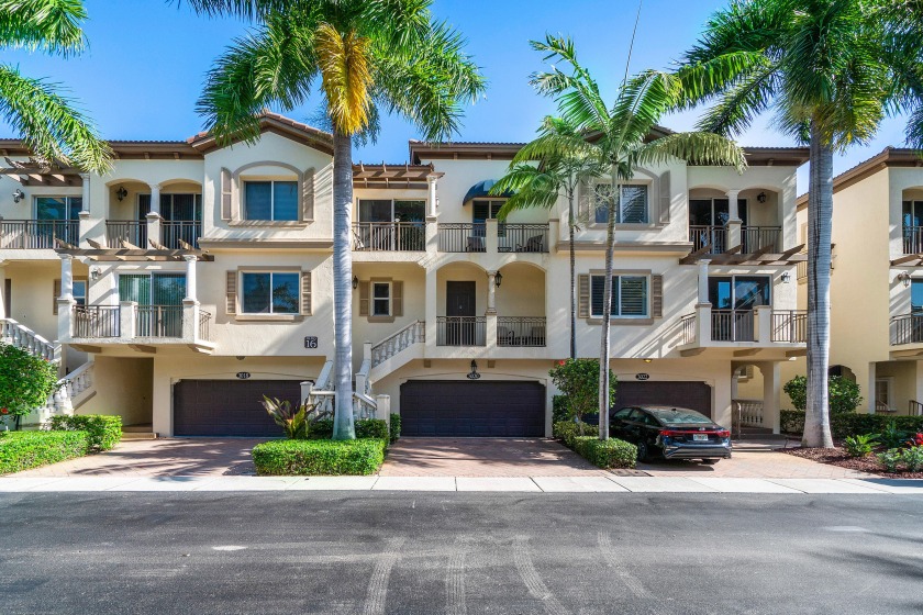 Elegance and space! This 3 story townhouse in the exclusive - Beach Townhome/Townhouse for sale in Boynton Beach, Florida on Beachhouse.com