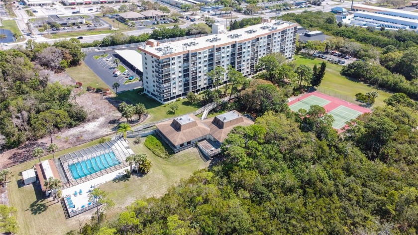 LOVELY, SPACIOUS, UPDATED, 1281 SQ FT CONDO with no age - Beach Condo for sale in St. Petersburg, Florida on Beachhouse.com