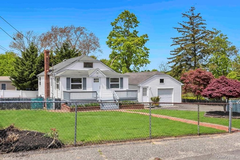 Welcome to 18 Islip Drive in Sound Beach-a beautifully updated - Beach Home for sale in Sound Beach, New York on Beachhouse.com