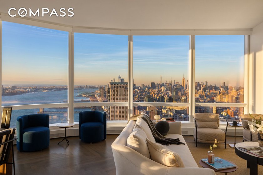 At 3,267 square feet, this exceptional 4-bedroom, 5.5-bathroom - Beach Condo for sale in New York, New York on Beachhouse.com