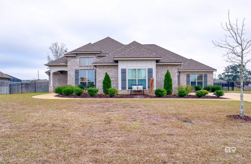 Opportunity like this is rare--priced below its recent $689,000 - Beach Home for sale in Gulf Shores, Alabama on Beachhouse.com