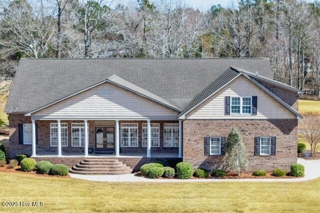 Stunning Custom Home with Golf Course Views in Desirable 
 - Beach Home for sale in New Bern, North Carolina on Beachhouse.com