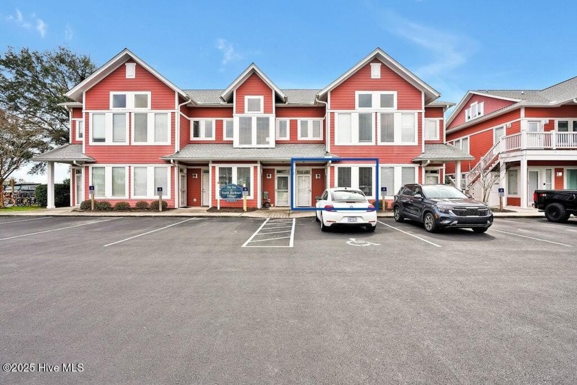 FULLY FURNISHED meticulously maintained waterfront 629 ft2 one - Beach Condo for sale in Southport, North Carolina on Beachhouse.com