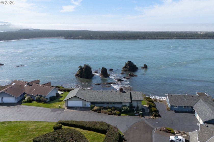 BREATHTAKING UP CLOSE PANORAMIC VIEWS of The Three Graces, Crab - Beach Home for sale in Rockaway Beach, Oregon on Beachhouse.com