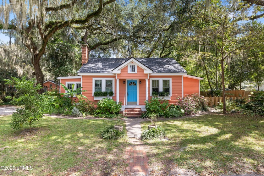 Live the Beaufort lifestyle in this beautifully maintained home - Beach Home for sale in Beaufort, South Carolina on Beachhouse.com