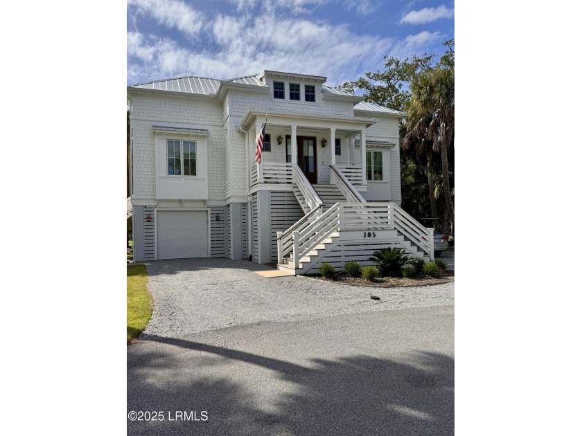 This custom-built home by Sago Construction is perfectly - Beach Home for sale in Fripp Island, South Carolina on Beachhouse.com