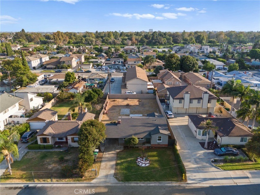 Welcome to this fantastic investment opportunity located in the - Beach Home for sale in Westminster, California on Beachhouse.com