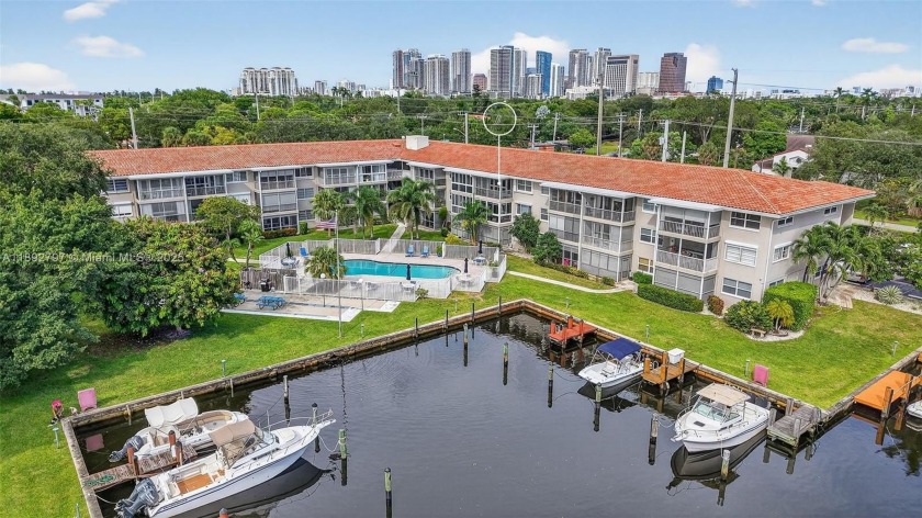 Top-floor unit w/ screened patio over peaceful water & pool - Beach Condo for sale in Fort Lauderdale, Florida on Beachhouse.com