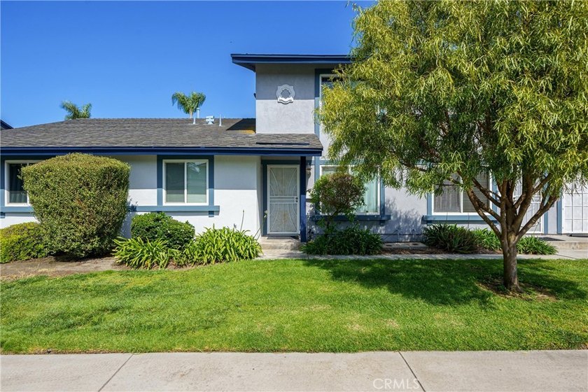 Superior location, close to Huntington Harbor, shopping, schools - Beach Condo for sale in Huntington Beach, California on Beachhouse.com