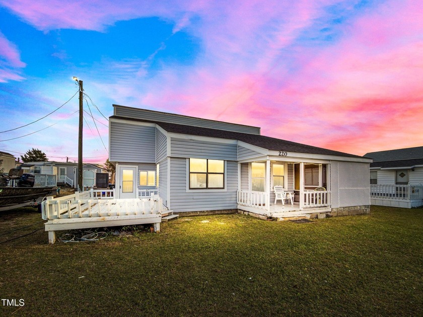Walking Distance to the Beach. Just in time for the Summer Crowd - Beach Home for sale in North Topsail Beach, North Carolina on Beachhouse.com