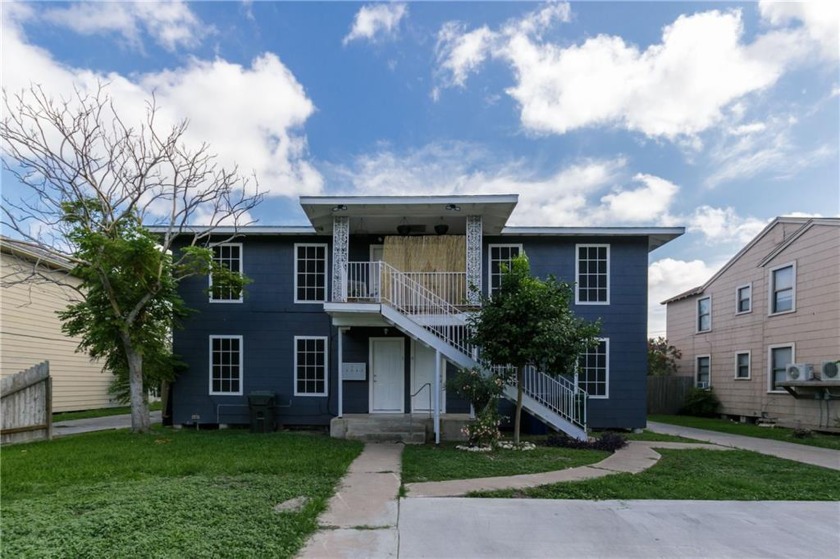 BEAUTIFULLY updated 5-Plex with 4- 2 bedroom 1 bath units, plus - Beach Commercial for sale in Corpus Christi, Texas on Beachhouse.com