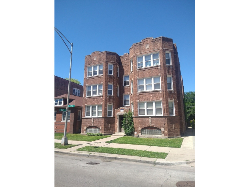 Brick, center entrance, 6 unit apartment building located in the - Beach Commercial for sale in Chicago, Illinois on Beachhouse.com