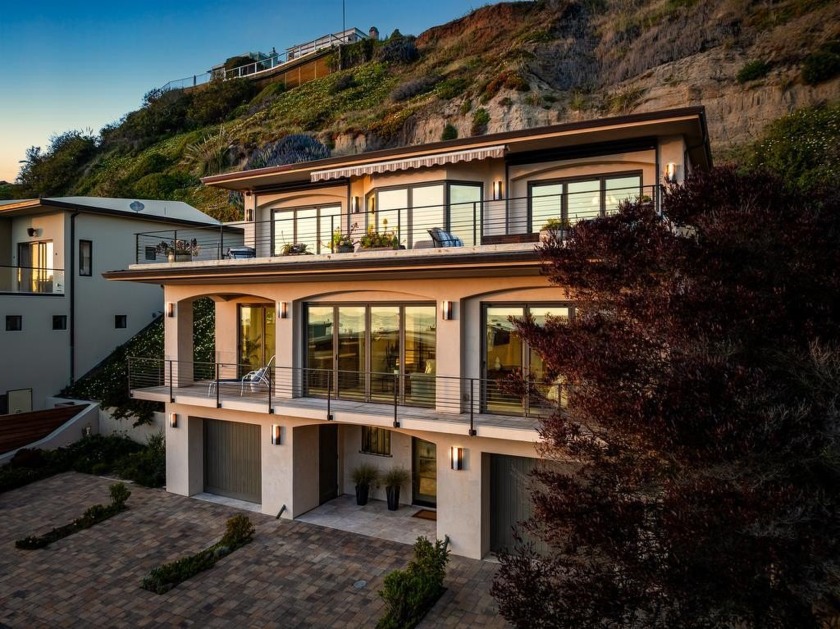 Ever soaked in a bathtub while watching waves crash on the shore - Beach Home for sale in Aptos, California on Beachhouse.com
