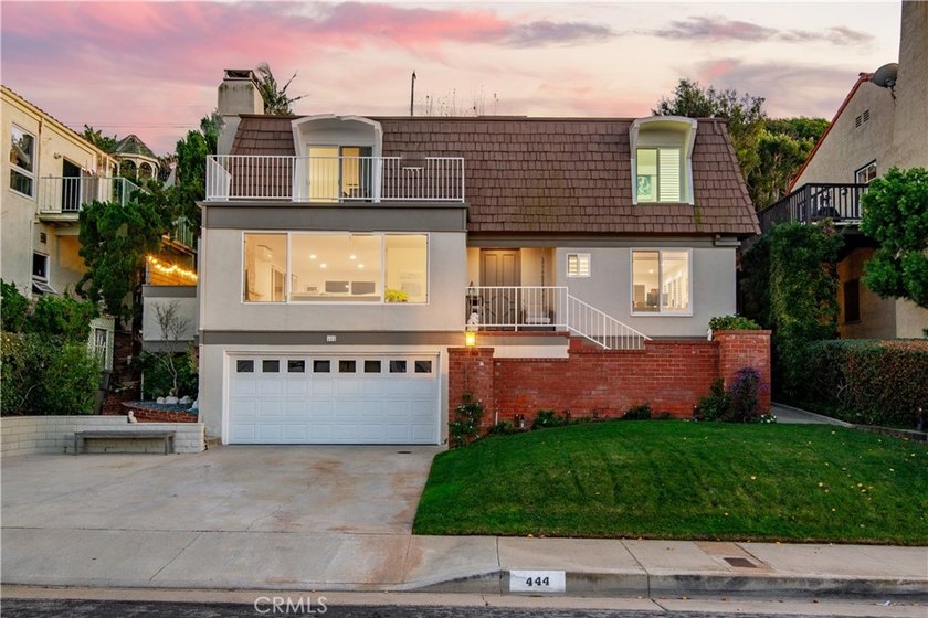 Welcome to this stunning retreat in Upper Hollywood Riviera, one - Beach Home for sale in Redondo Beach, California on Beachhouse.com