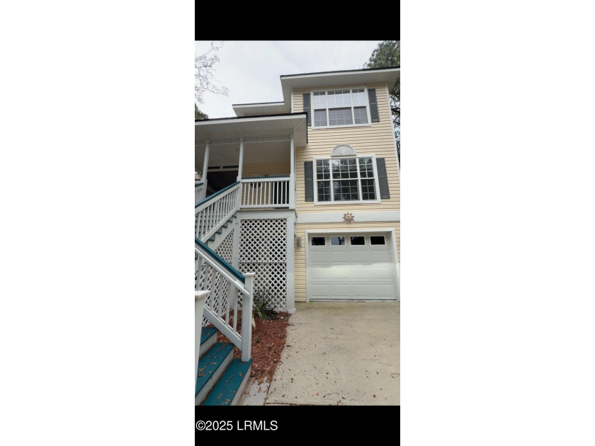 Beautifully updated 4BR/2BA/2HB home in gated Victoria Square - Beach Home for sale in Hilton Head Island, South Carolina on Beachhouse.com