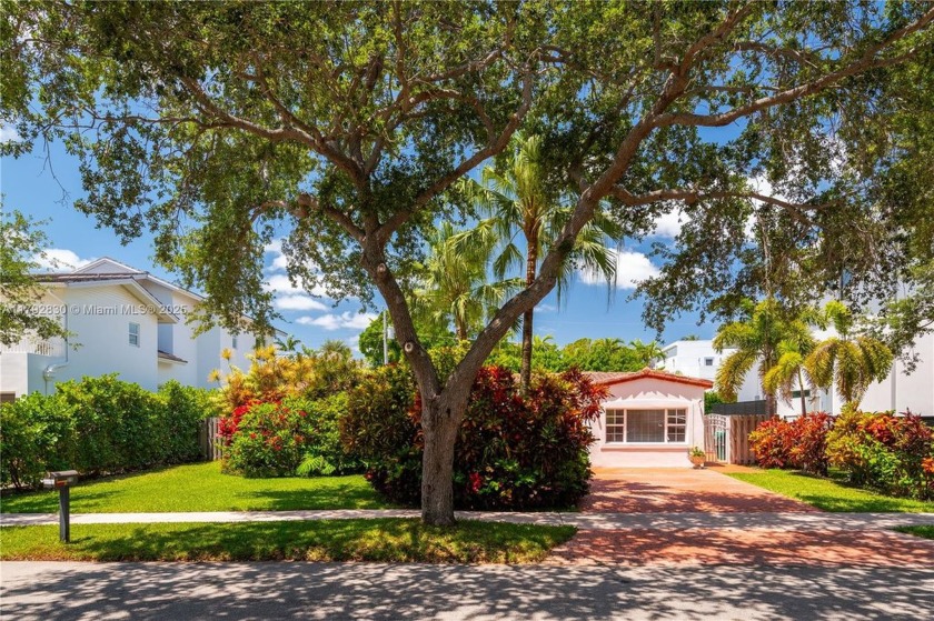 Great family home on Key Biscayne. 4 bedrooms, 3 bathrooms plus - Beach Home for sale in Key Biscayne, Florida on Beachhouse.com