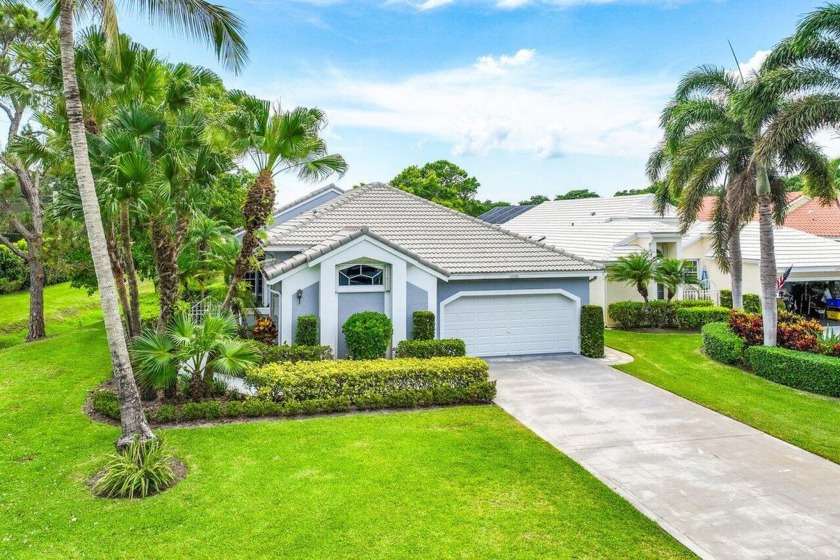 Welcome to 12750 Oak Knoll Dr, Palm Beach Gardens, FL - a modern - Beach Home for sale in Palm Beach Gardens, Florida on Beachhouse.com