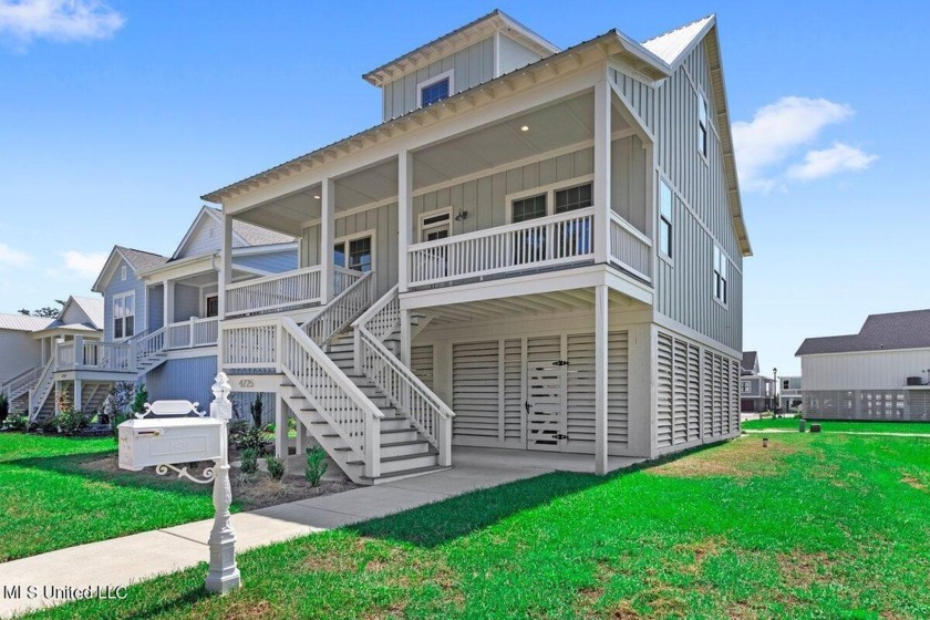 SHOW STOPPER ALERT! This home is sure to stop you in your tracks - Beach Home for sale in Gulfport, Mississippi on Beachhouse.com