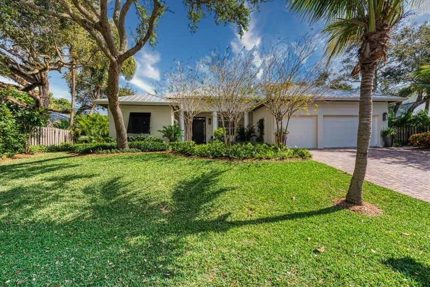 Beautiful 3BR/2BA pool home in the gated Castaway Cove. Built in - Beach Home for sale in Vero Beach, Florida on Beachhouse.com