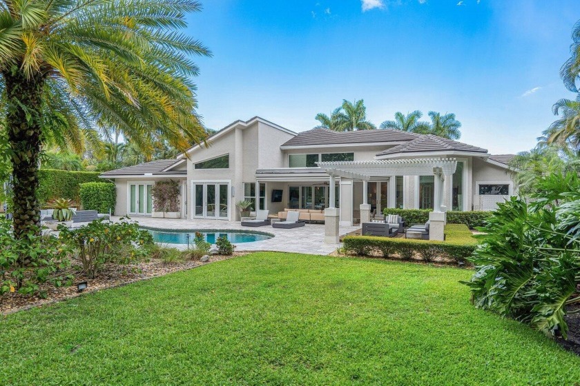 Stunning custom build home in the exclusive golf and beach club - Beach Home for sale in Palm Beach Gardens, Florida on Beachhouse.com