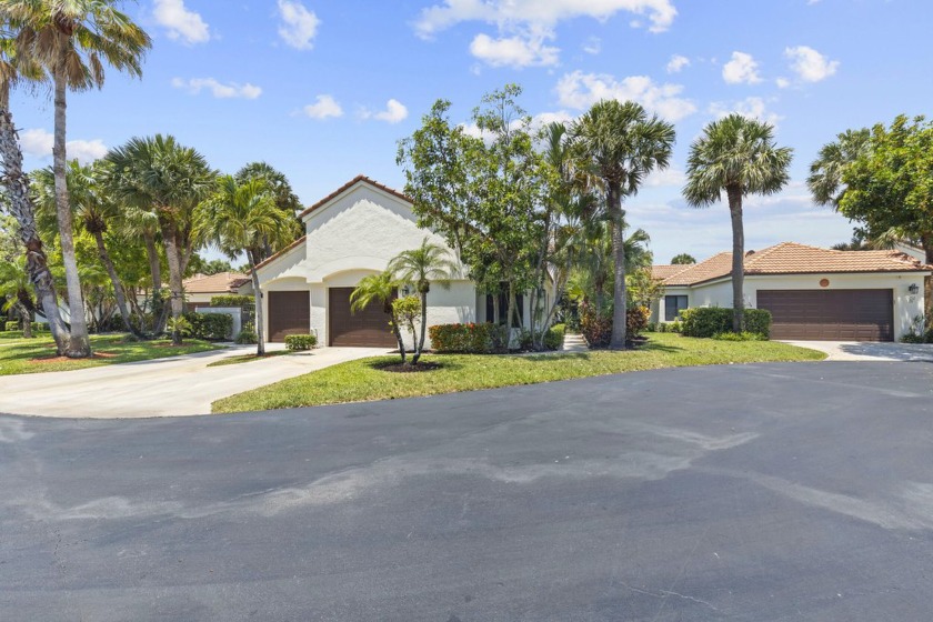 This is the perfect villa you have been waiting for in Sea Oats - Beach Home for sale in Juno Beach, Florida on Beachhouse.com